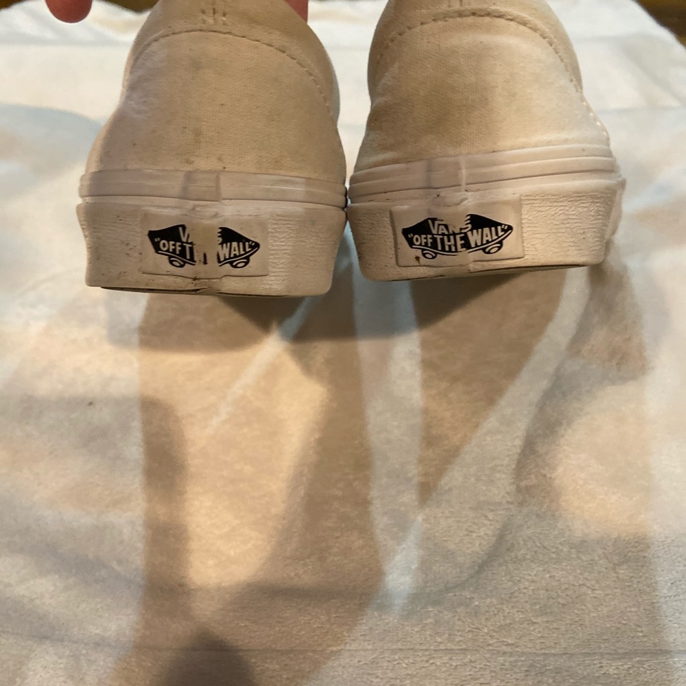 Vans - Picture 4 of 9
